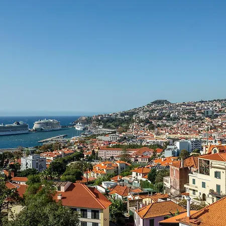 Villa Funchal *