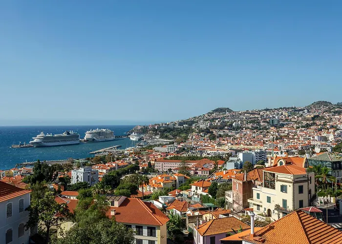 Villa Funchal *